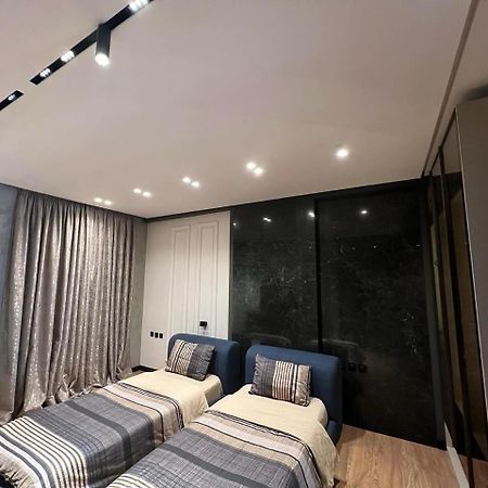 Remarkable Apartment Tirana Bagian luar foto