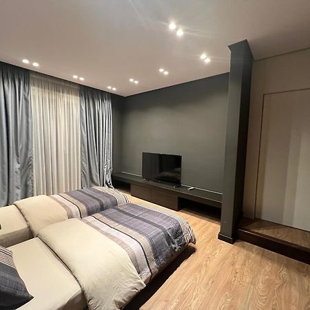 Remarkable Apartment Tirana Bagian luar foto
