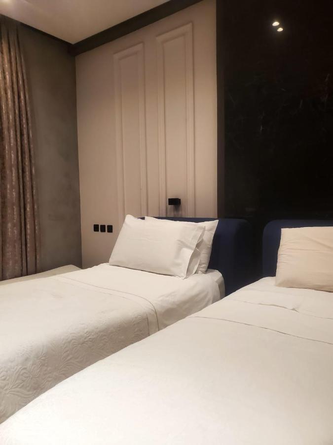 Remarkable Apartment Tirana Bagian luar foto