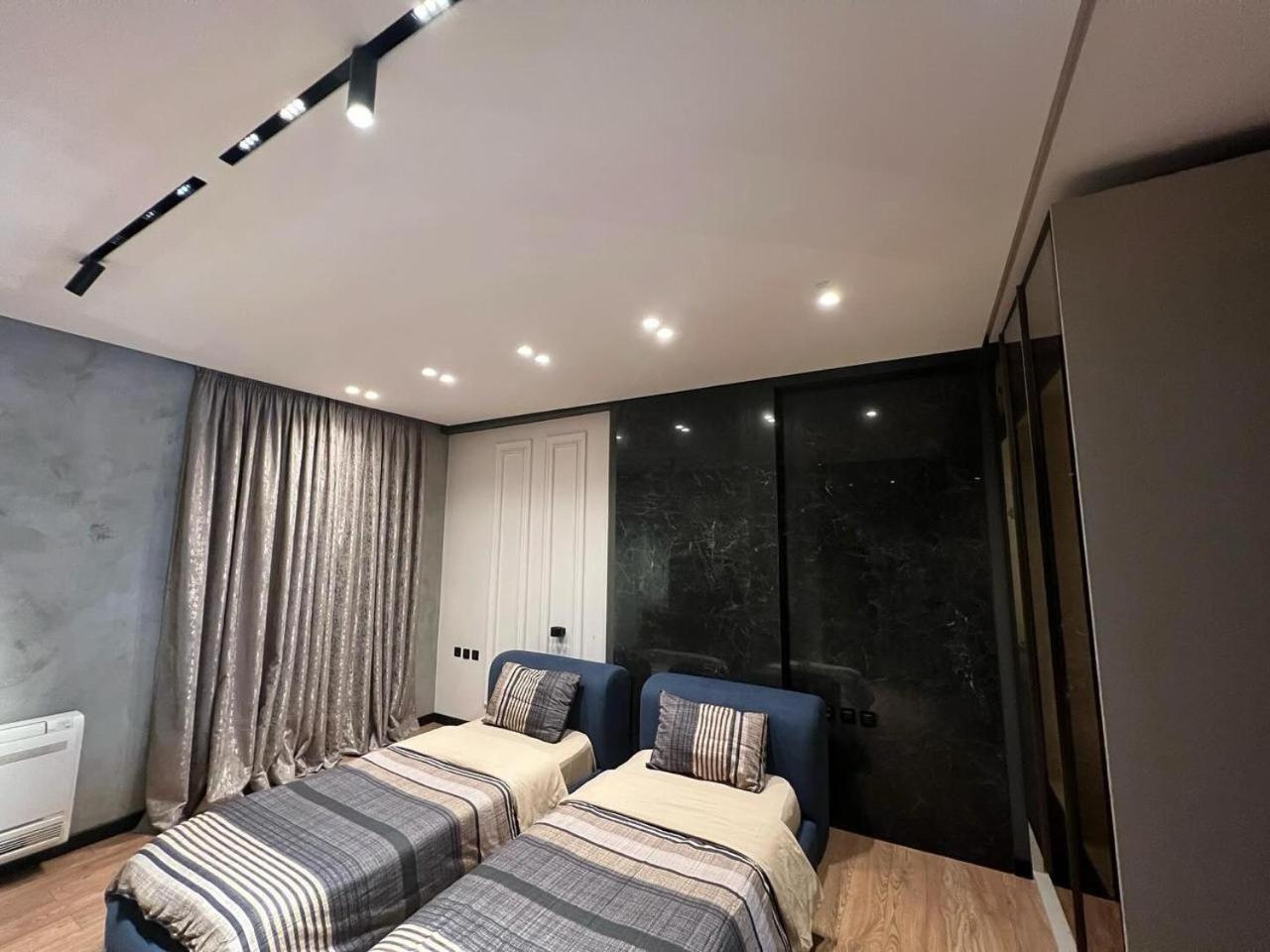 Remarkable Apartment Tirana Bagian luar foto